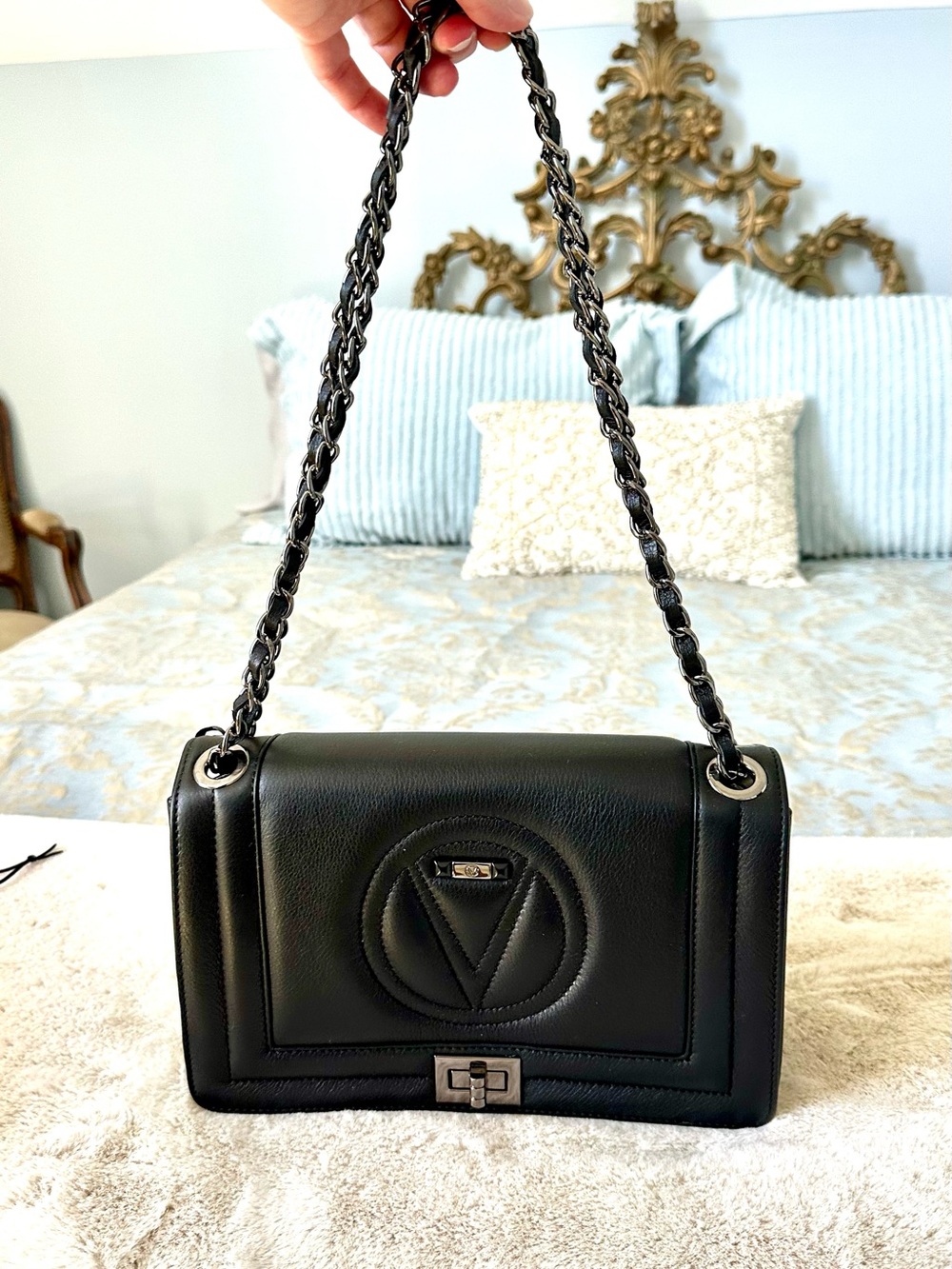 NWT Valentino by Mario Valentino Alice Signature Shoulder Bag.